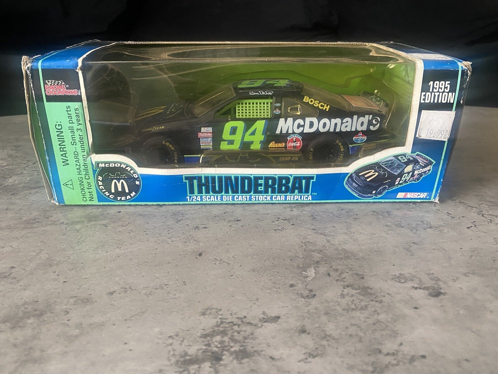 1995 Bill Elliot Batman Forever NASCAR RACING CHAMPIONS 1:24 DIE CAST CAR # 94