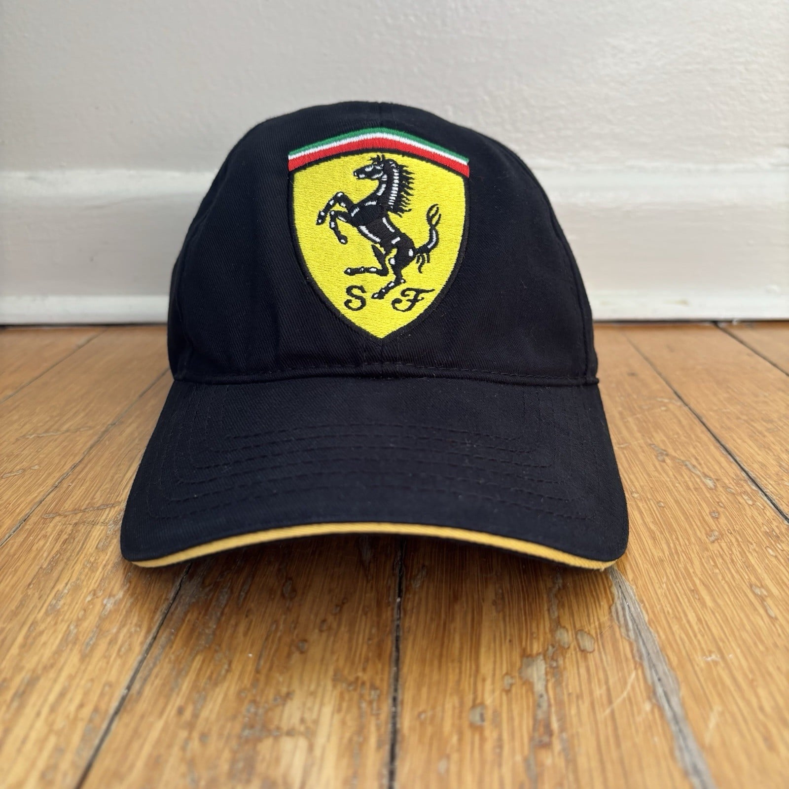 Vintage Ferrari Scuderia Racing Cap Official Product F1 Hat Menโs OS Black