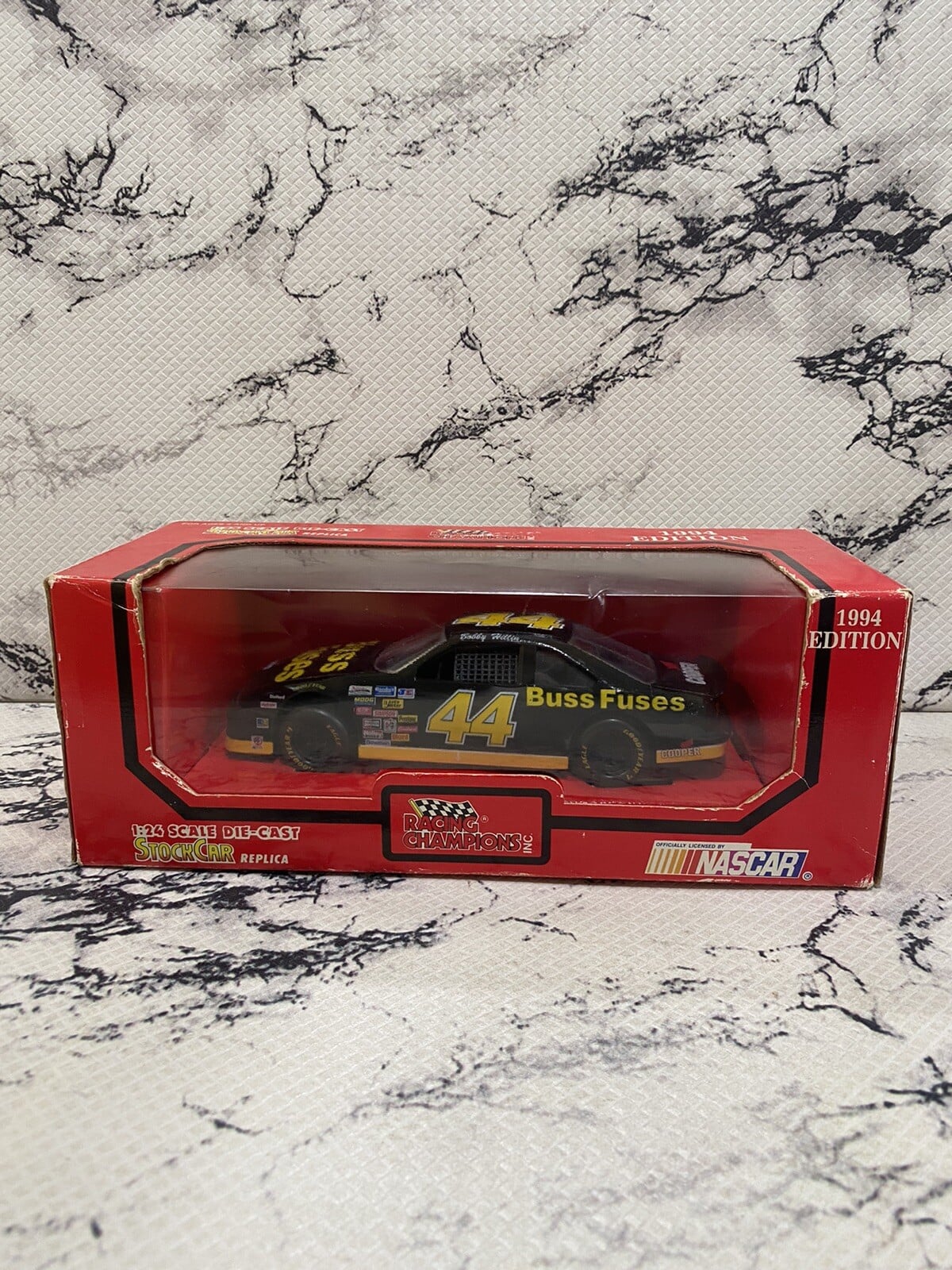 NASCAR Racing Champions 1:24 Diecast Bobby Hillin Buss Fuses Thunderbird 1994